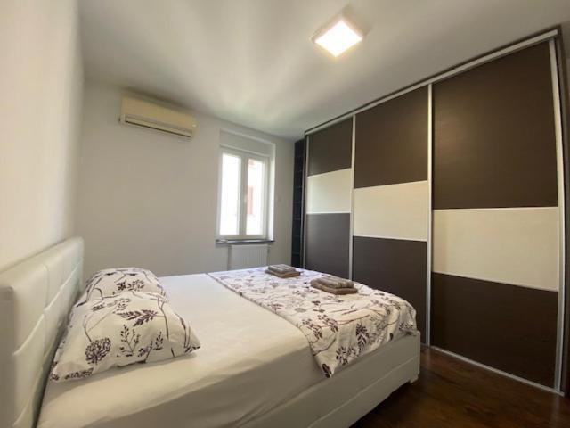 Apartman Mimato Laurana Esterno foto